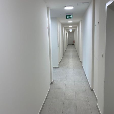 Air-Conditioned, 2 Room Apartment With Terrace บราติสลาวา ภายนอก รูปภาพ