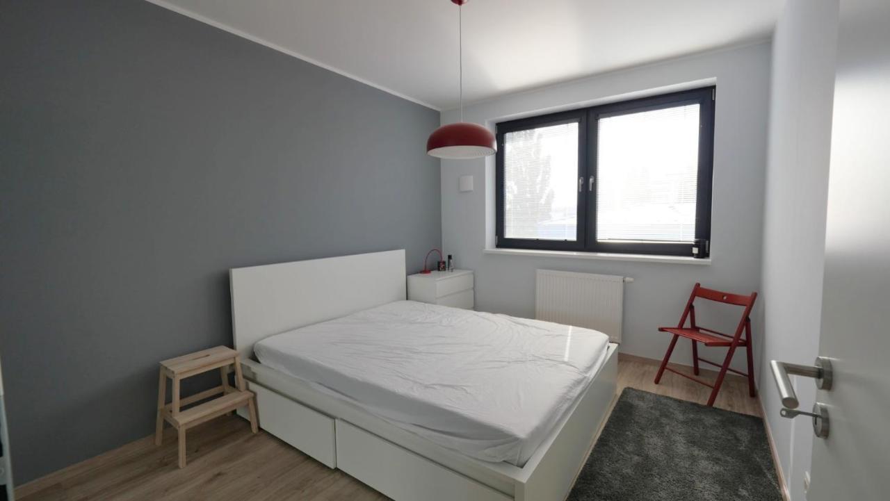 Air-Conditioned, 2 Room Apartment With Terrace บราติสลาวา ภายนอก รูปภาพ