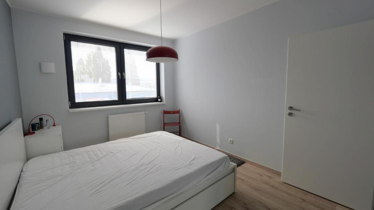 Air-Conditioned, 2 Room Apartment With Terrace บราติสลาวา ภายนอก รูปภาพ