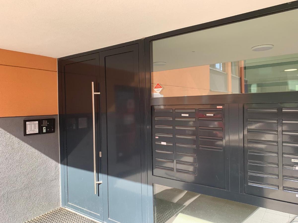 Air-Conditioned, 2 Room Apartment With Terrace บราติสลาวา ภายนอก รูปภาพ